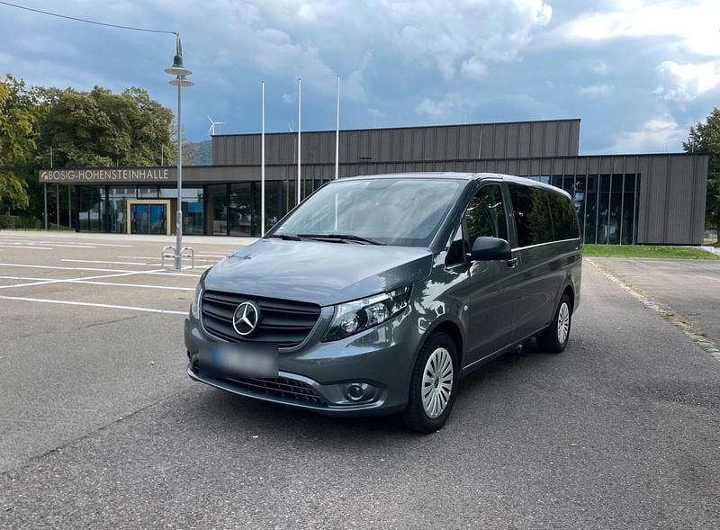 Grau Gebraucht 2021 Mercedes Vito Edition Van / Kleinbus | 35.000 € (Superpreis) - Bild 1/4