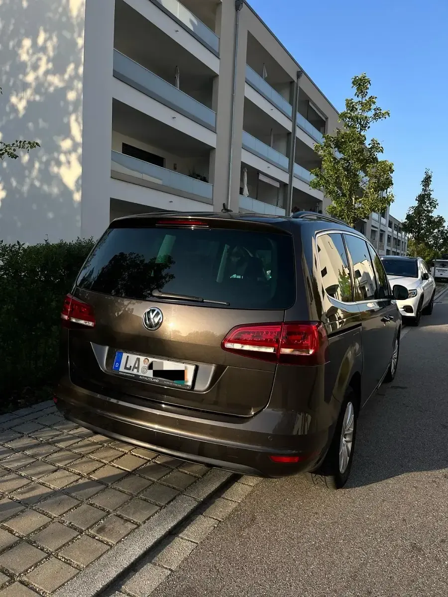 Gebraucht VW Sharan 150 PS (110 kW) 2018 Braun Van / Kleinbus
