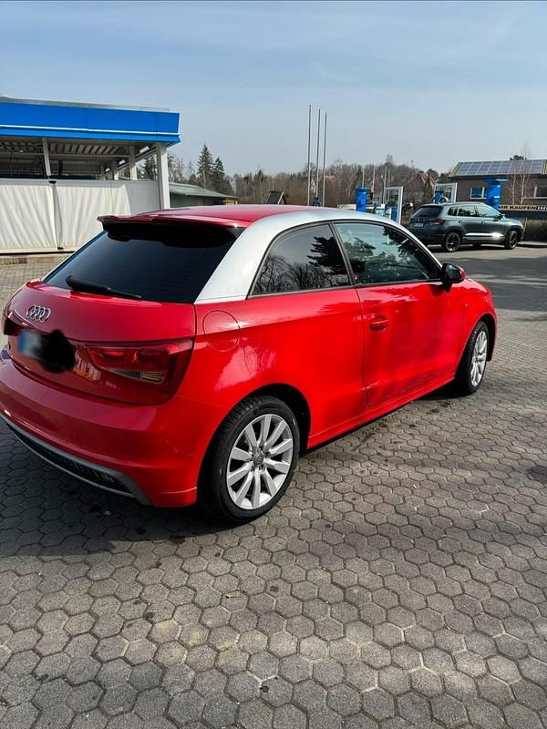 Gebraucht Audi A1 Admired 86 PS (63 kW) 2012 Rot Kleinwagen