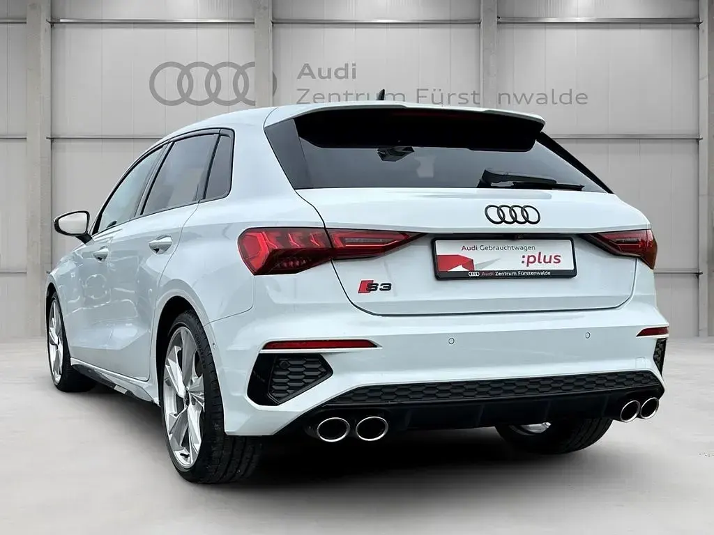 Używany Audi S3 Ambiente 310 KM (228 kW) 2024 Biały Sedan/Limuzyna