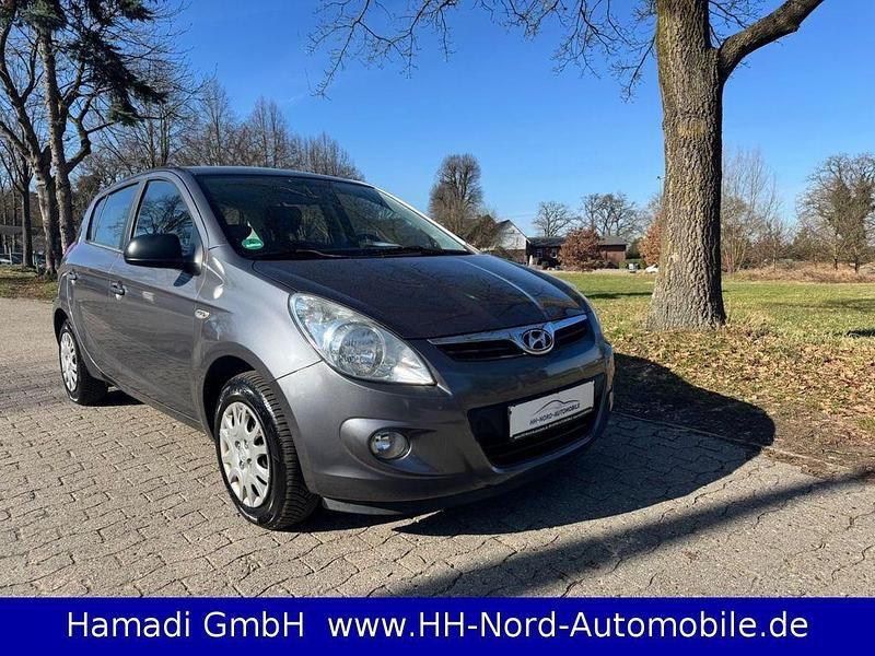 Gebraucht Hyundai i20 Classic 75 PS (55 kW) 2012 Grau Kleinwagen