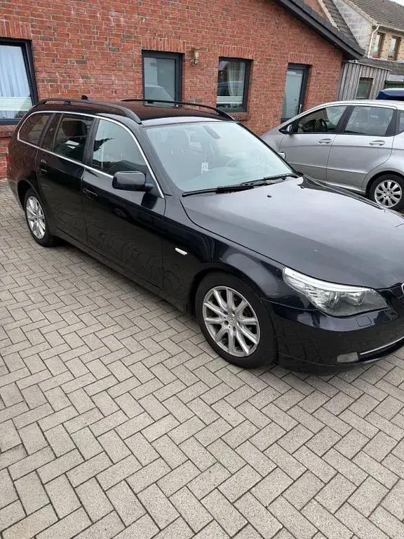 Gebraucht BMW 520 163 PS (119 kW) 2007 Schwarz Kombi