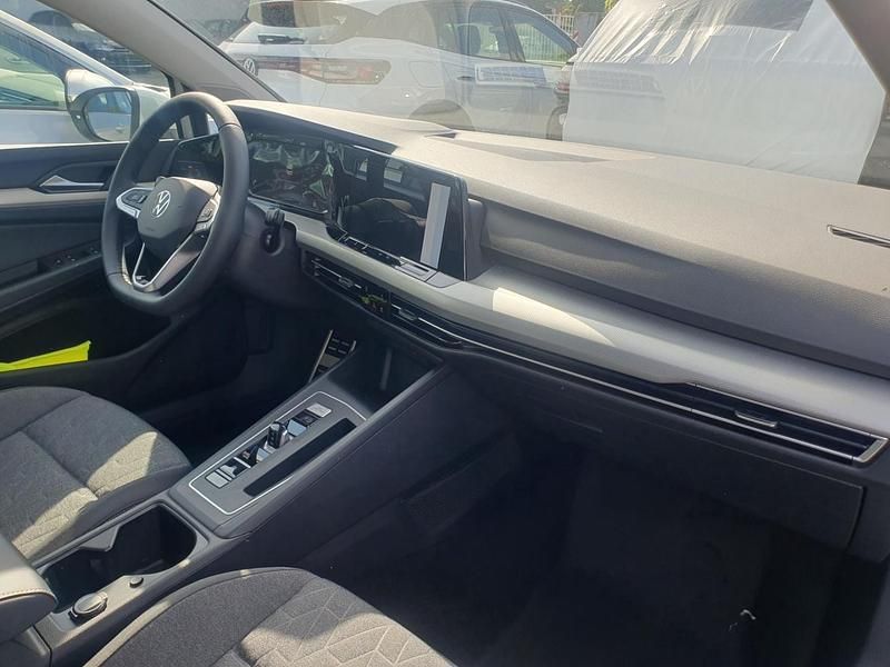 Gebraucht VW Golf VIII Move 150 PS (110 kW) 2024 Weiß Limousine