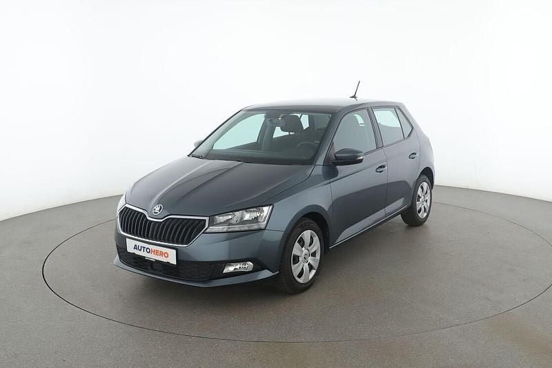 Grau Gebraucht 2019 Skoda Fabia Ambition Limousine | 11.570 € (Fairer Preis) - Bild 1/3