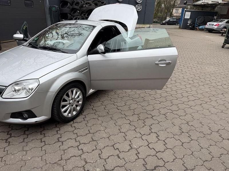 Gebraucht Opel Tigra Edition 90 PS (66 kW) 2009 Silber Cabrio