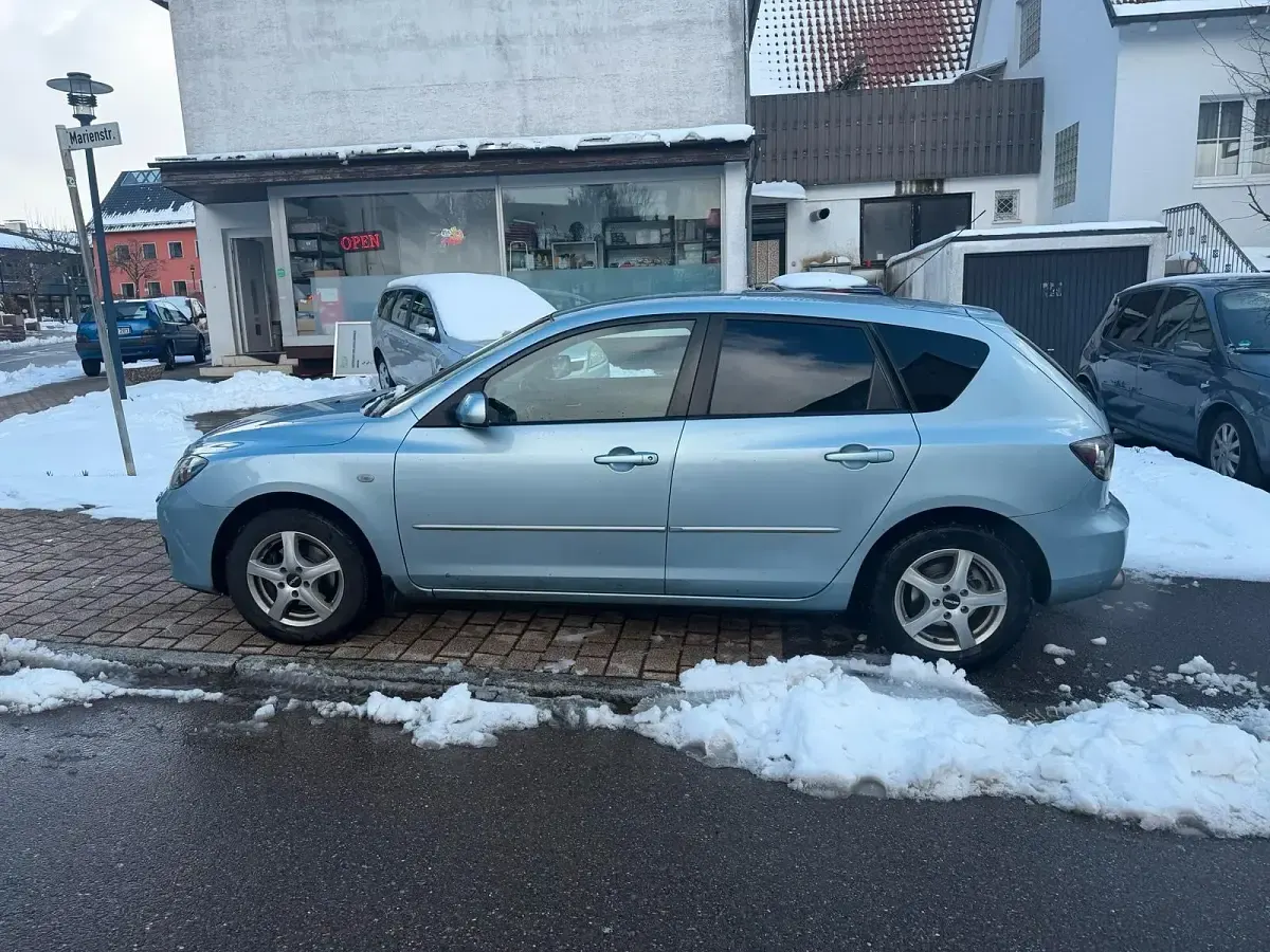 Usata Mazda 3 105 CV (77 kW) 2009 Blu Berlina