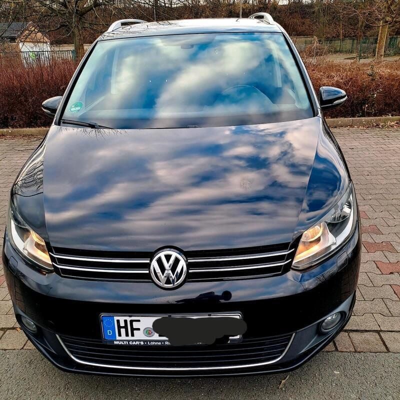 Schwarz Gebraucht 2011 VW Touran Van / Kleinbus | 7.300 € (Fairer Preis) - Bild 1/4