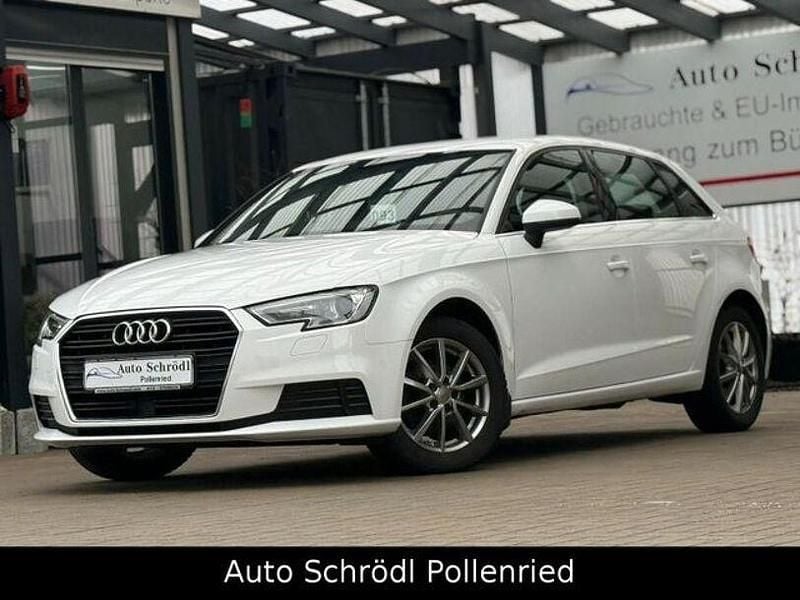Gebraucht Audi A3 Ambiente 150 PS (110 kW) 2019 Weiß Limousine