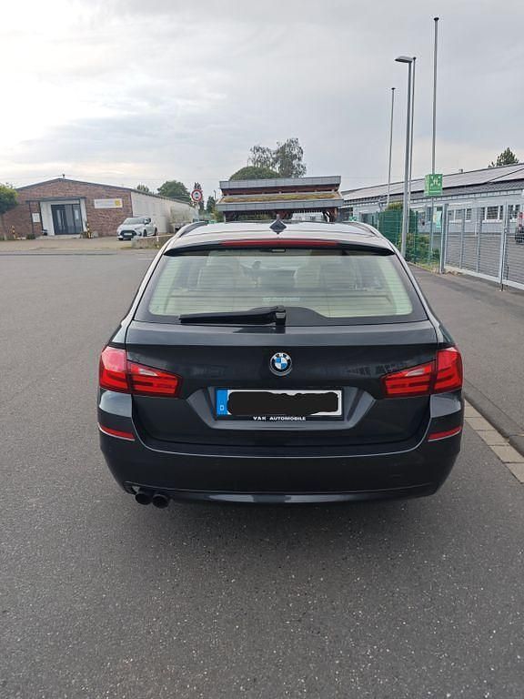 Gebraucht BMW 528 245 PS (180 kW) 2011 Braun Kombi