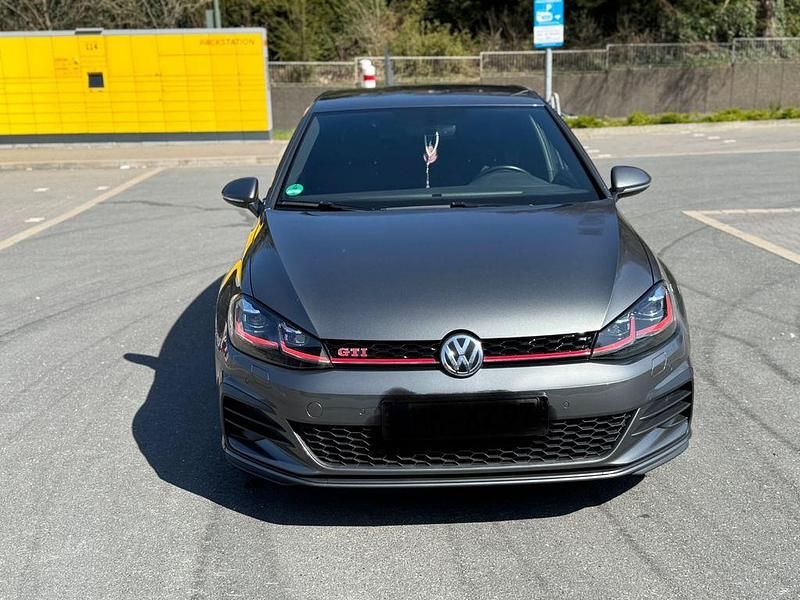 Grau Gebraucht 2019 VW Golf VII GTI Limousine | 22.500 € (Fairer Preis) - Bild 1/4