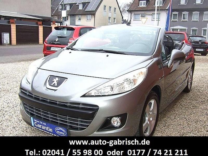 Gebraucht Peugeot 207 Active 120 PS (88 kW) 2012 Grau ermitage Cabrio