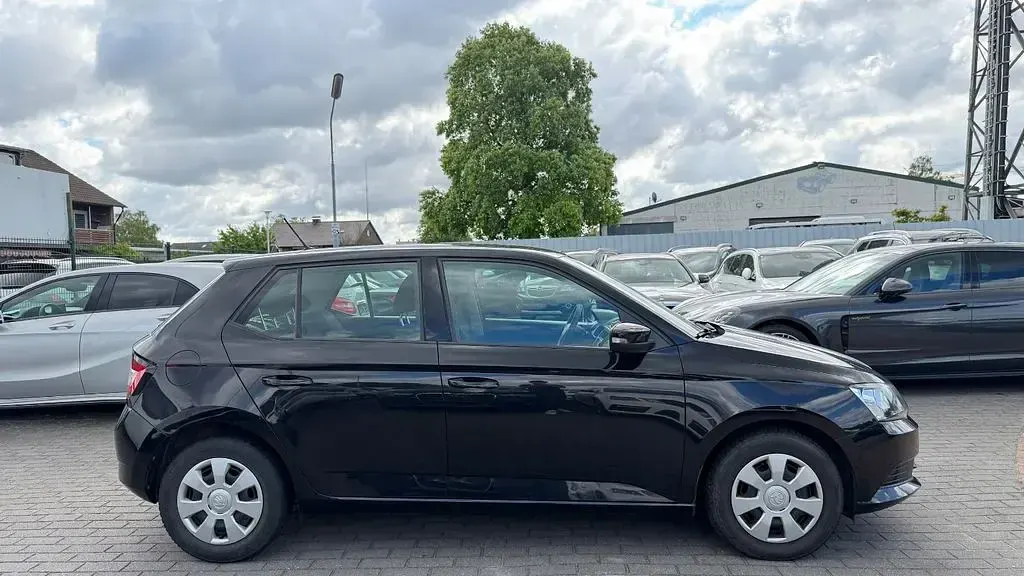 Gebraucht Skoda Fabia Active 60 PS (44 kW) 2015 Schwarz (schwarzmagic perleffekt) Kleinwagen