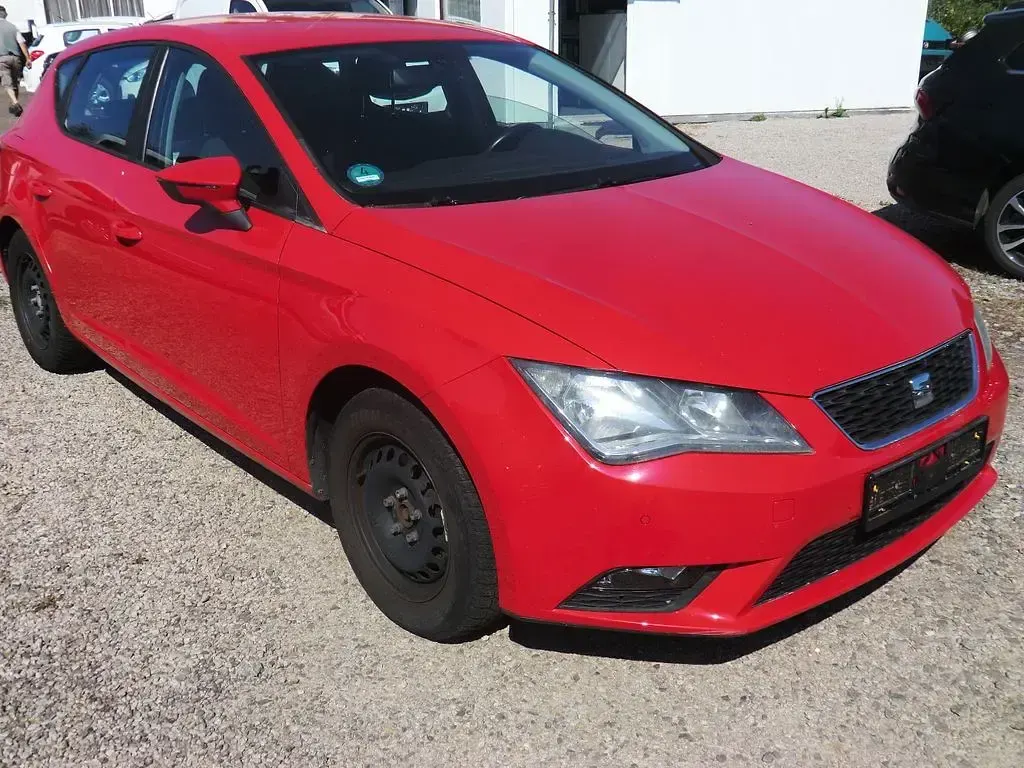 Gebraucht Seat Leon Style 105 PS (77 kW) 2013 Rot Limousine