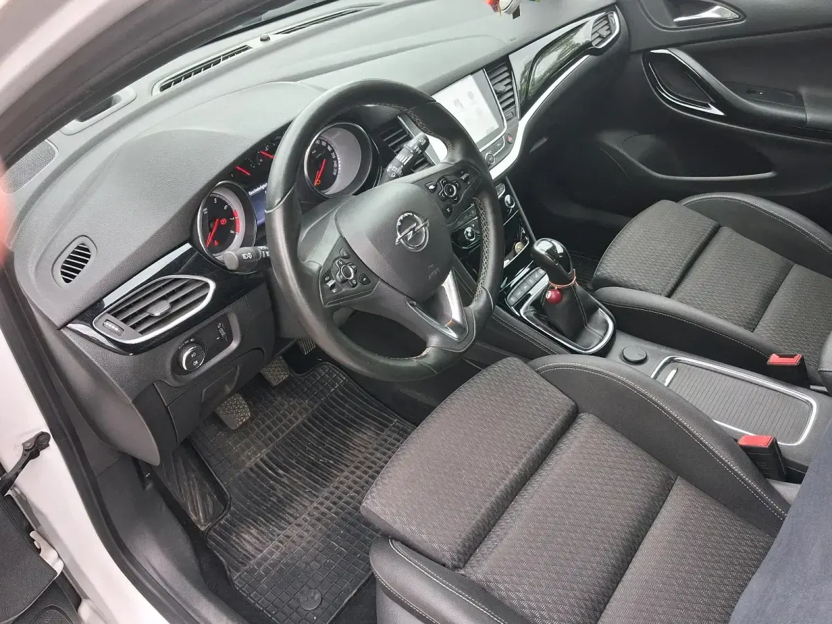 Gebraucht Opel Astra Active 200 PS (147 kW) 2017 Weiß Kleinwagen