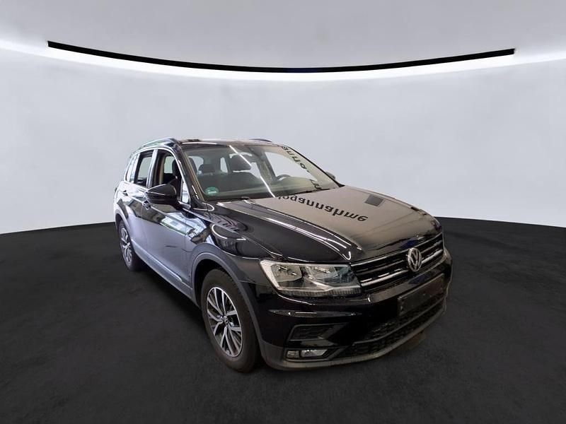 Deep black perleffek (metallic) Gebraucht 2020 VW Tiguan Comfortline SUV | 22.799 € (Superpreis) - Bild 1/2