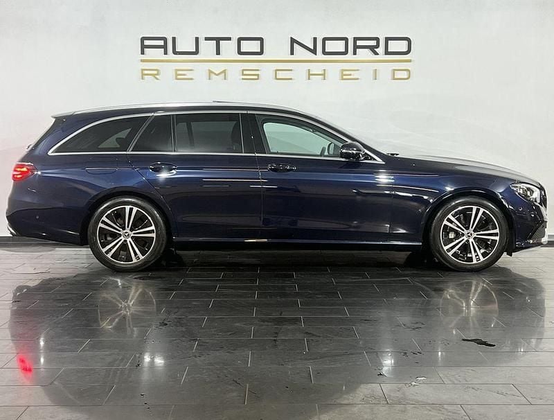 Gebraucht Mercedes E400 330 PS (242 kW) 2021 Gold Limousine