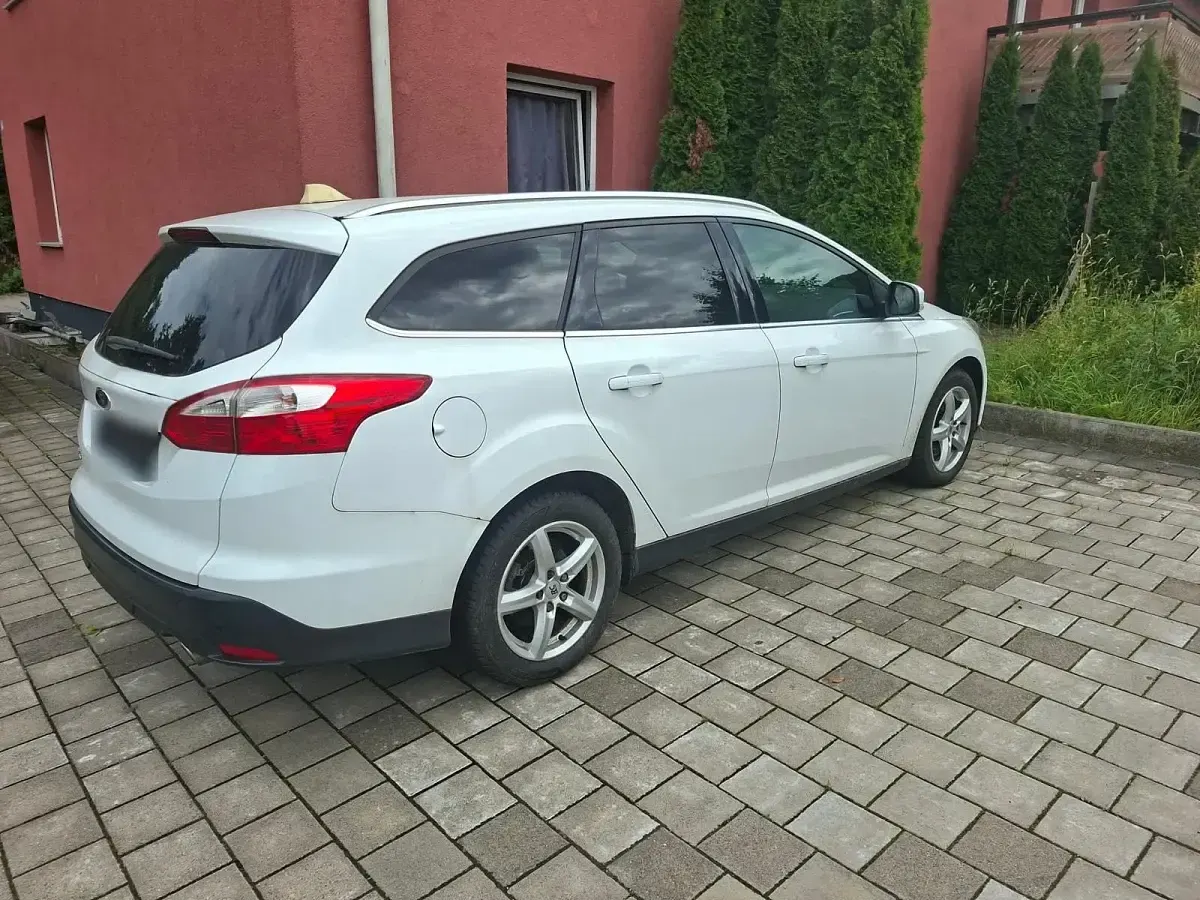 Gebraucht Ford Focus 163 PS (119 kW) 2012 Weiß Kombi