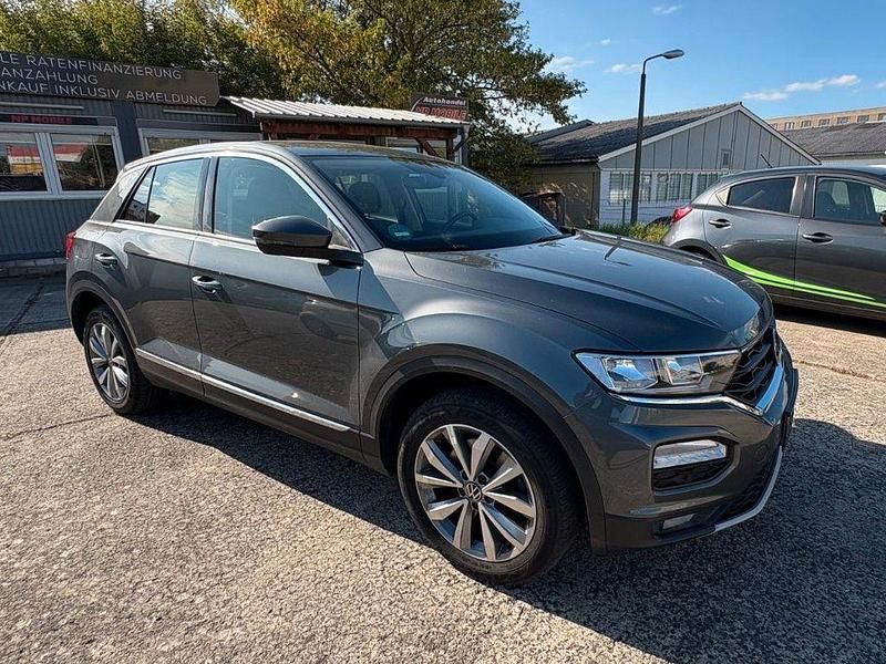 Grau Gebraucht 2021 VW T-Roc Style SUV | 16.900 € - Bild 1/4