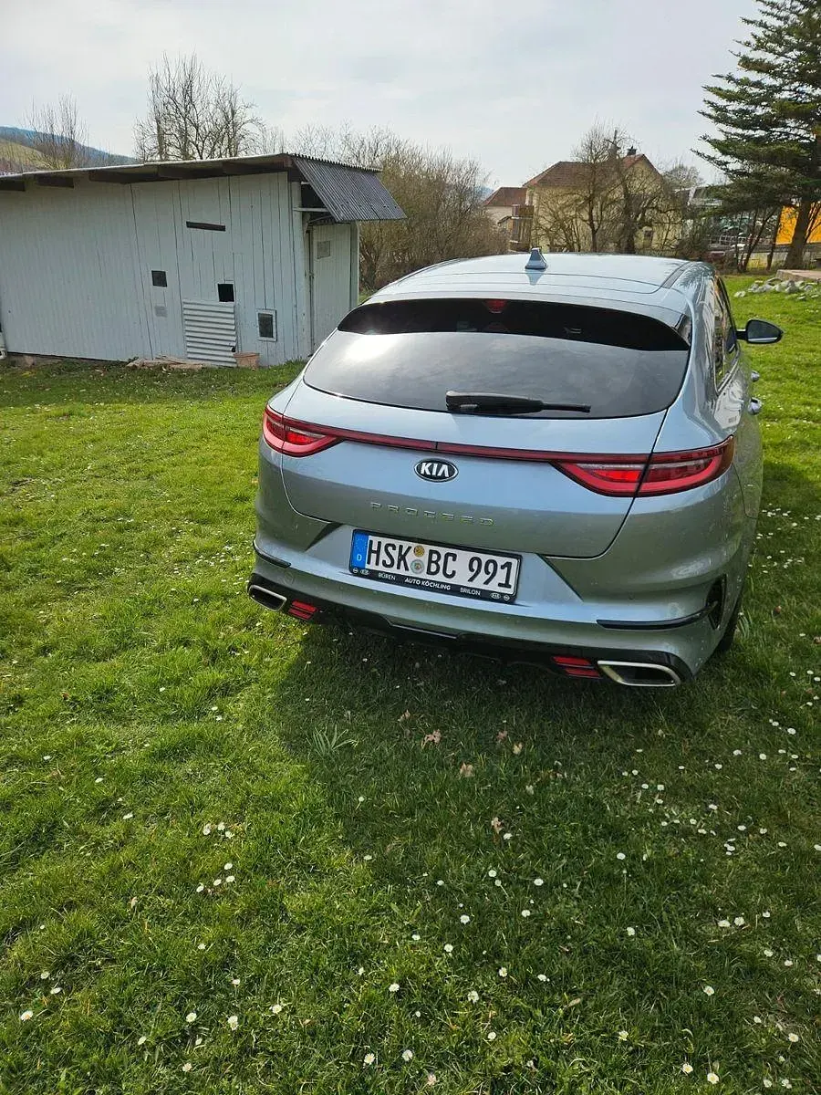 Używany Kia ProCeed GT 204 KM (150 kW) 2020 Srebrny Kombi
