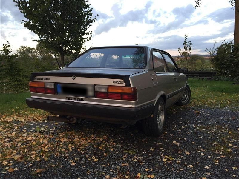 Gebraucht Audi 80 Sport 111 PS (81 kW) 1984 Grau Limousine