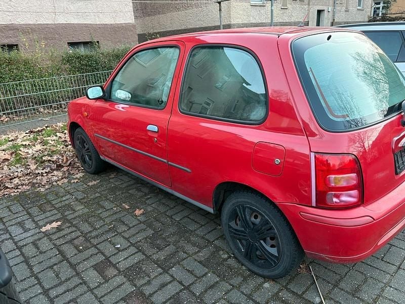 Rot Gebraucht 2001 Nissan Micra Kleinwagen | 990 € (Guter Preis) - Bild 1/4