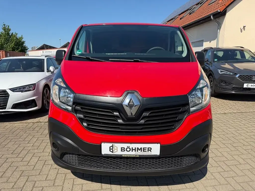 Gebraucht Renault Trafic Komfort 95 PS (69 kW) 2018 Rot Van / Kleinbus