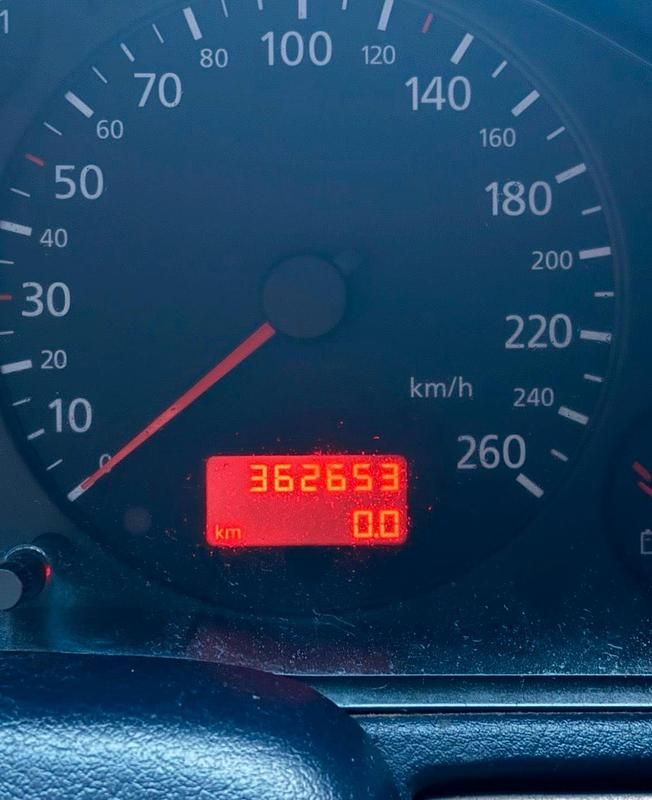 Second-hand Audi A4 193 CP (141 kW) 1998 Albastru Break