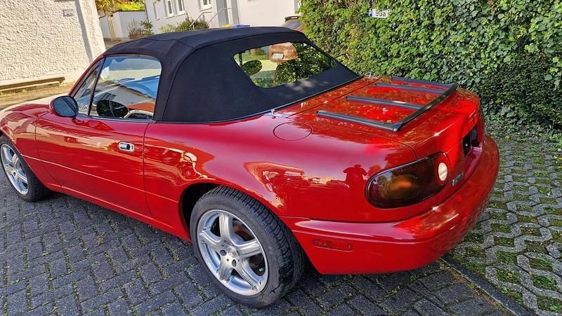 Second-hand Mazda MX5 110 CP (80 kW) 1990 Roșu Cabrio