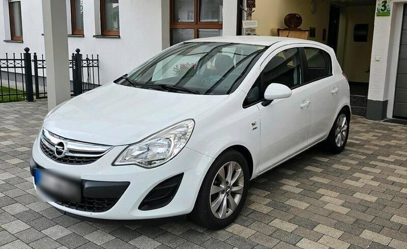Weiß Gebraucht 2013 Opel Corsa Active Kleinwagen | 3.399 € (Guter Preis) - Bild 1/4