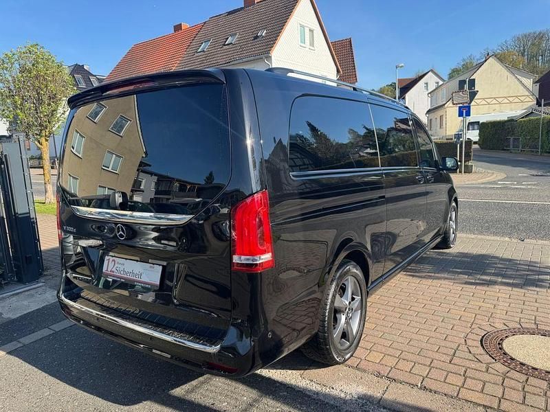 Gebraucht Mercedes V300 AMG line 237 PS (174 kW) 2022 Schwarz Van / Kleinbus