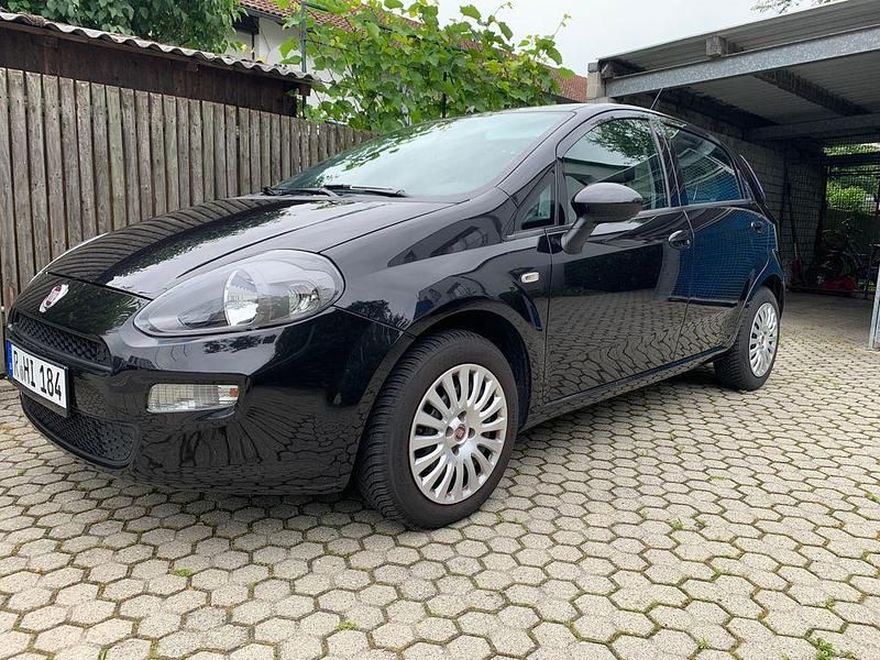 Gebraucht Fiat Punto Pop 69 PS (50 kW) 2012 Schwarz Kleinwagen