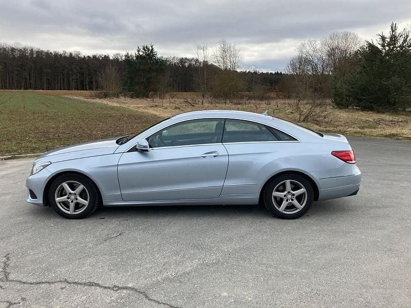 Gebraucht Mercedes E250 204 PS (150 kW) 2014 Silber Coupé