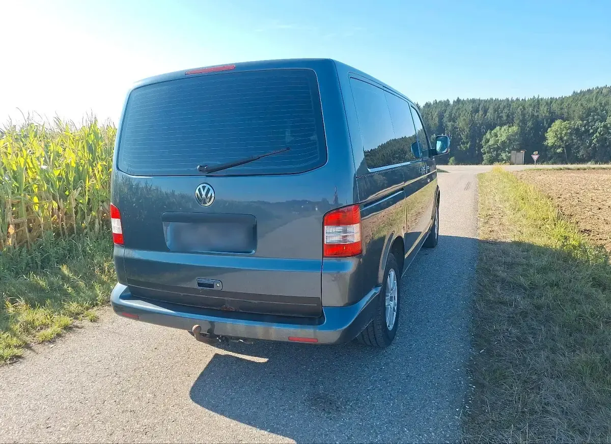 Gebraucht VW Caravelle 174 PS (127 kW) 2007 Grau Van