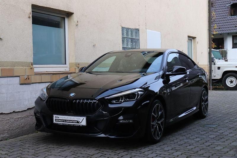 Black sapphire Gebraucht 2022 BMW 220 M Sport Coupé | 25.900 € (Guter Preis) - Bild 1/4