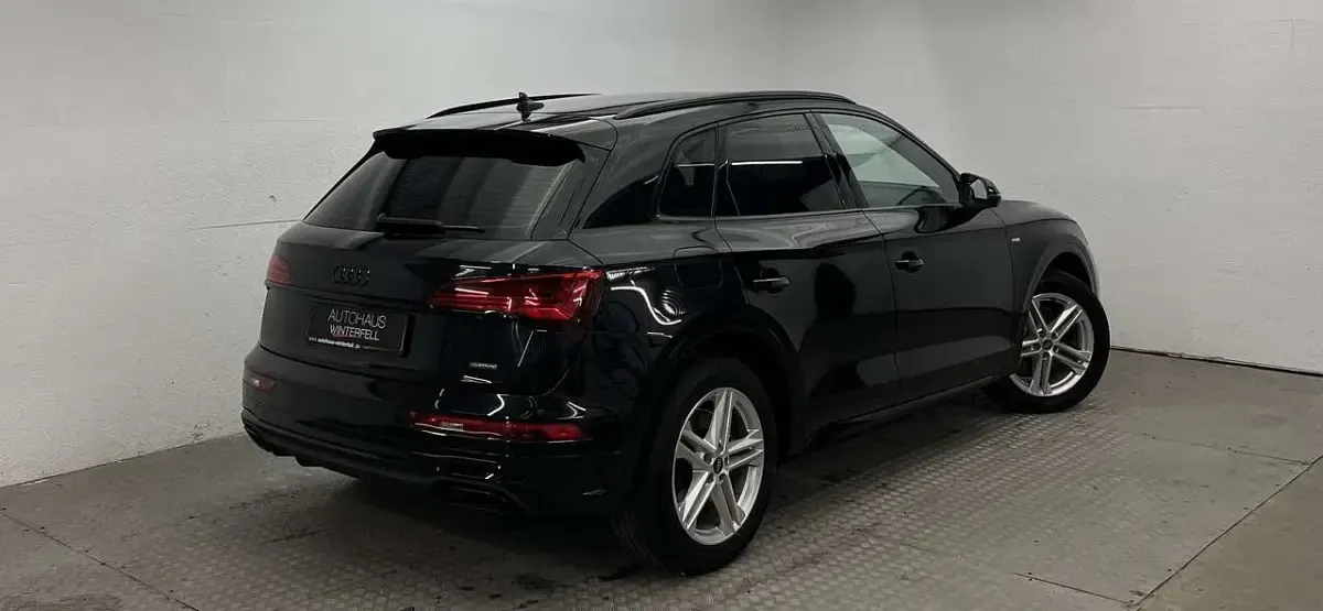 Gebraucht Audi Q5 S-Line 299 PS (219 kW) 2023 Mythosschwarz (metallic) SUV