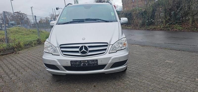 Silber Gebraucht 2014 Mercedes Viano Edition Van / Kleinbus | 10.200 € (Superpreis) - Bild 1/4