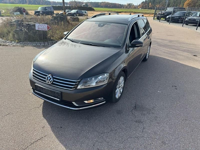 Schwarz Gebraucht 2013 VW Passat Kombi | 5.490 € (Guter Preis) - Bild 1/4