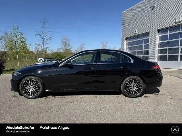 Gebraucht Mercedes C180 Avantgarde 170 PS (125 kW) 2024 Unilack schwarz Limousine