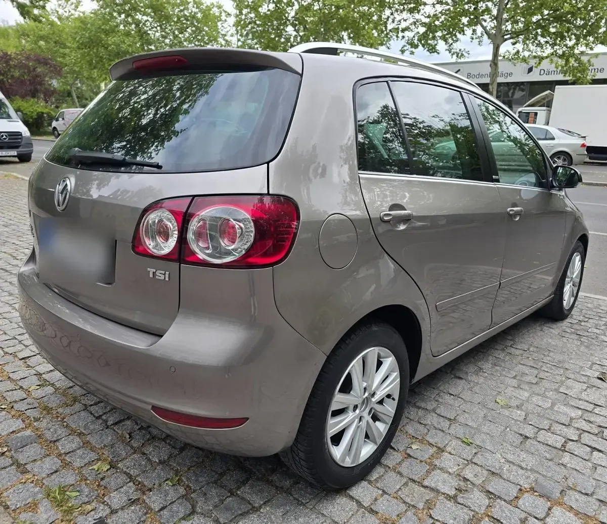 Gebraucht VW Golf Plus Cross 84 PS (61 kW) 2011 Braun Van / Kleinbus