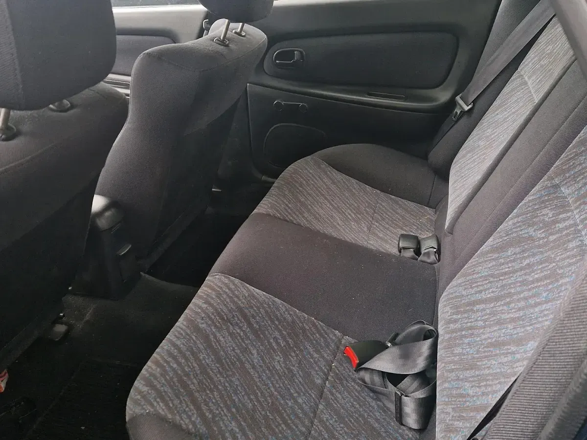 Gebraucht Mazda 323 88 PS (64 kW) 1998 Blau Limousine