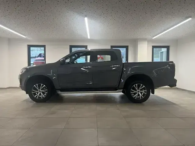 Neu Isuzu D-Max 163 PS (119 kW) 2025 Schwarz Pickup