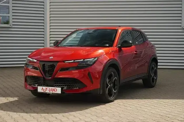 Neu Alfa Romeo Junior Edizione Speciale 145 PS (106 kW) 2026 Rot SUV