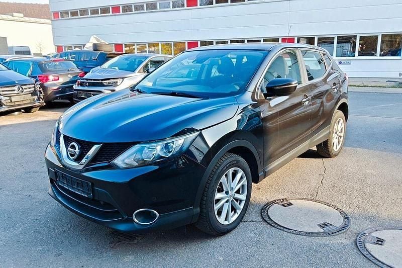 Gebraucht Nissan Qashqai Acenta 116 PS (85 kW) 2016 Schwarz SUV