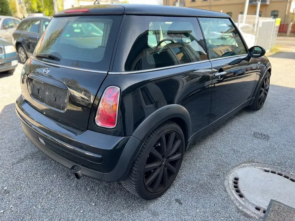 Gebraucht Mini ONE 90 PS (66 kW) 2004 Schwarz Kleinwagen