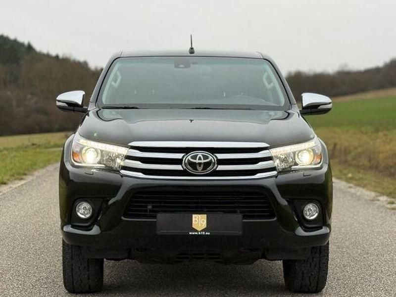 Gebraucht Toyota HiLux Executive 150 PS (110 kW) 2017 Schwarz Abholung