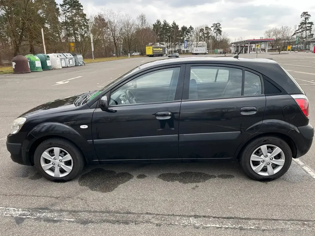 Gebraucht Kia Rio 99 PS (72 kW) 2009 Schwarz Kleinwagen