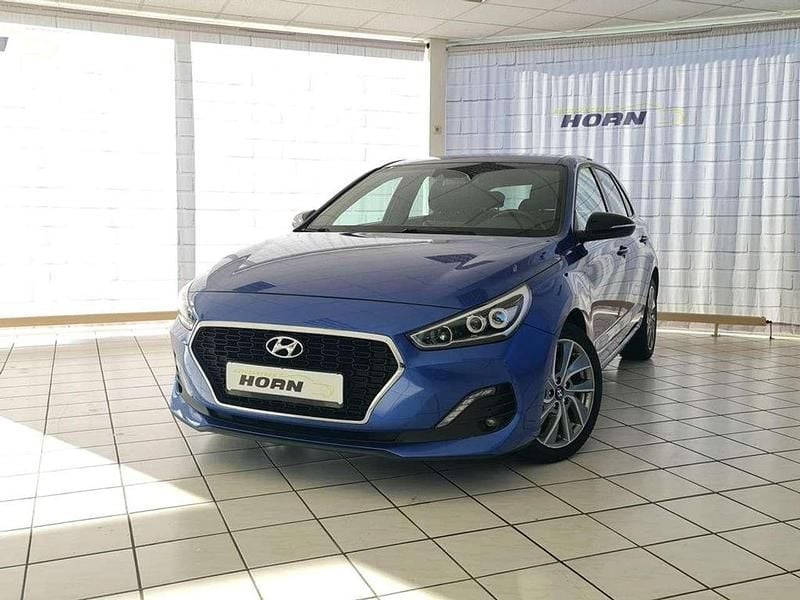 Blau Gebraucht 2018 Hyundai i30 Passion Plus Kleinwagen | 13.990 € (Guter Preis) - Bild 1/4