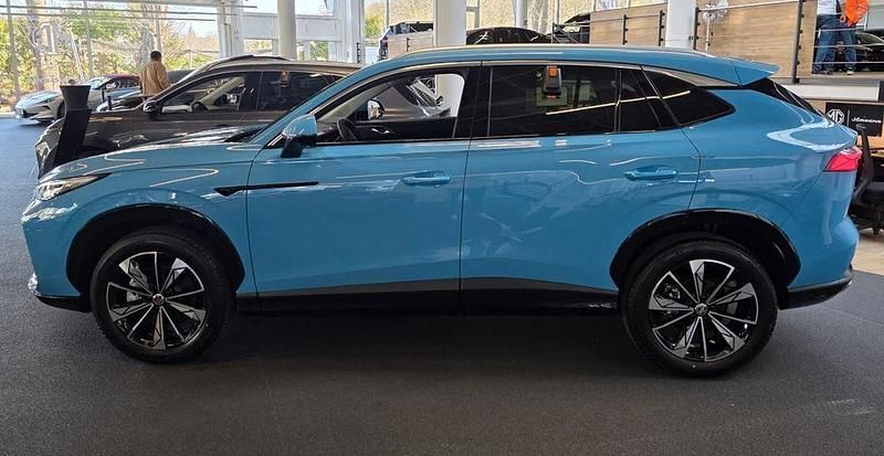 Neu MG HS 170 PS (125 kW) 2025 Blau SUV