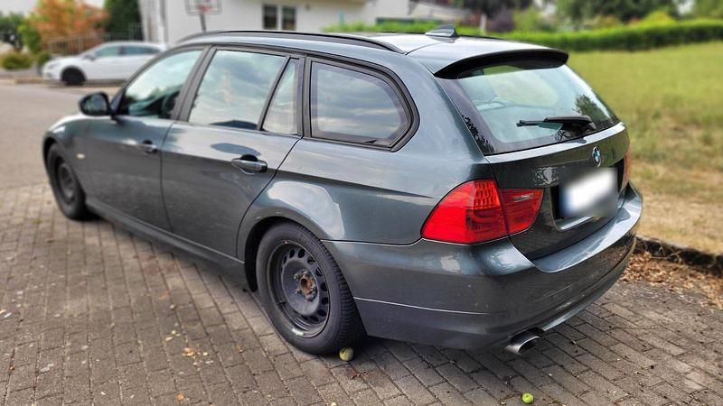 Gebraucht BMW 320 Efficient Dynamics 163 PS (119 kW) 2011 Andere farben Kombi