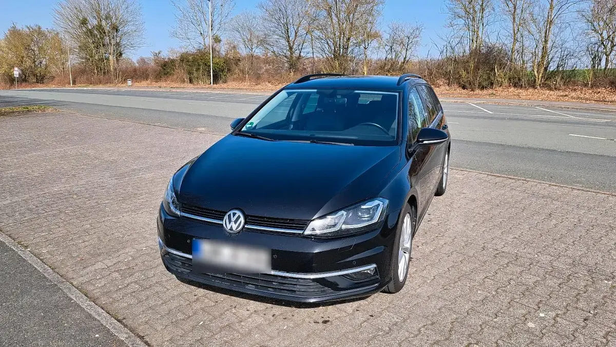 Gebraucht VW Golf VII Highline 150 PS (110 kW) 2019 Schwarz Kombi